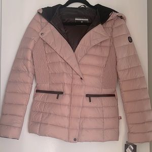 Bernardo sporty hooded puffer jacket